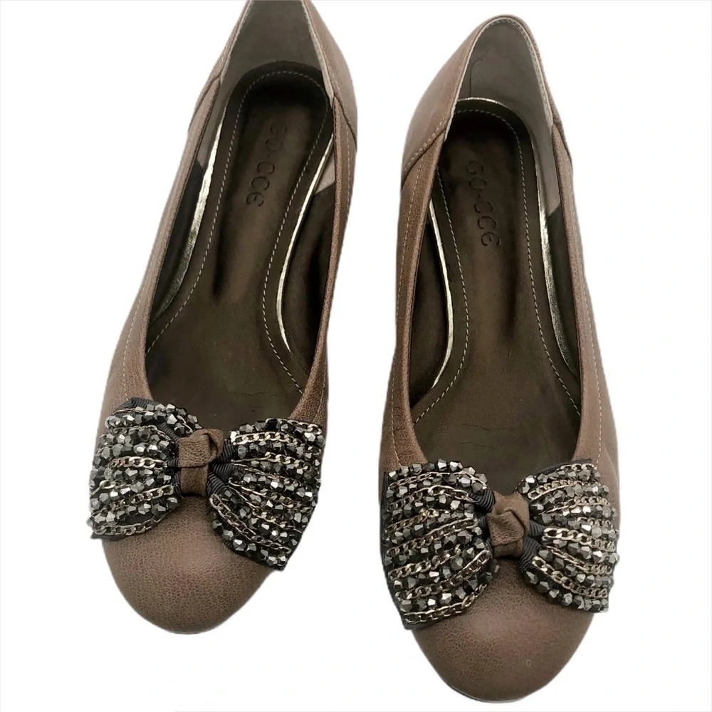 WOMEN’S Sparkle Bling Bow Accented Faux Leather Flats with Chains and Beads - Picture 3 of 11